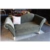 Image 1 : GREEN DESIGNER LOVE SEAT