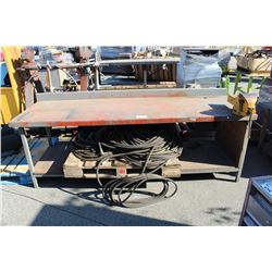 STEEL TABLE AND PALLET OF AIR HOSE