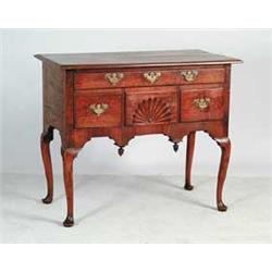 QUEEN ANNE ESSEX COUNTY FAN CARVED LOWBOY