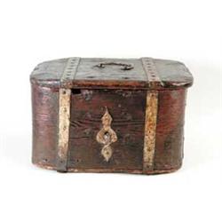 EARLY 16TH/17TH CENTURY DECORATED BENTWOOD LOCK BOX.  