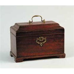 FINE 18TH CENTURY CHIPPENDALE MAHOGANY TEA CADDY