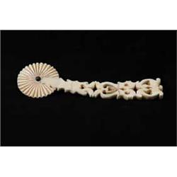 CARVED IVORY JAGGING WHEEL