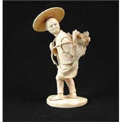 FINE IVORY ORIENTAL CARVING OF A MAN WITH DEAD DUCKS