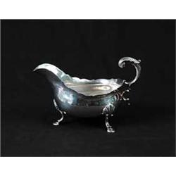 ENGLISH STERLING SAUCE BOAT