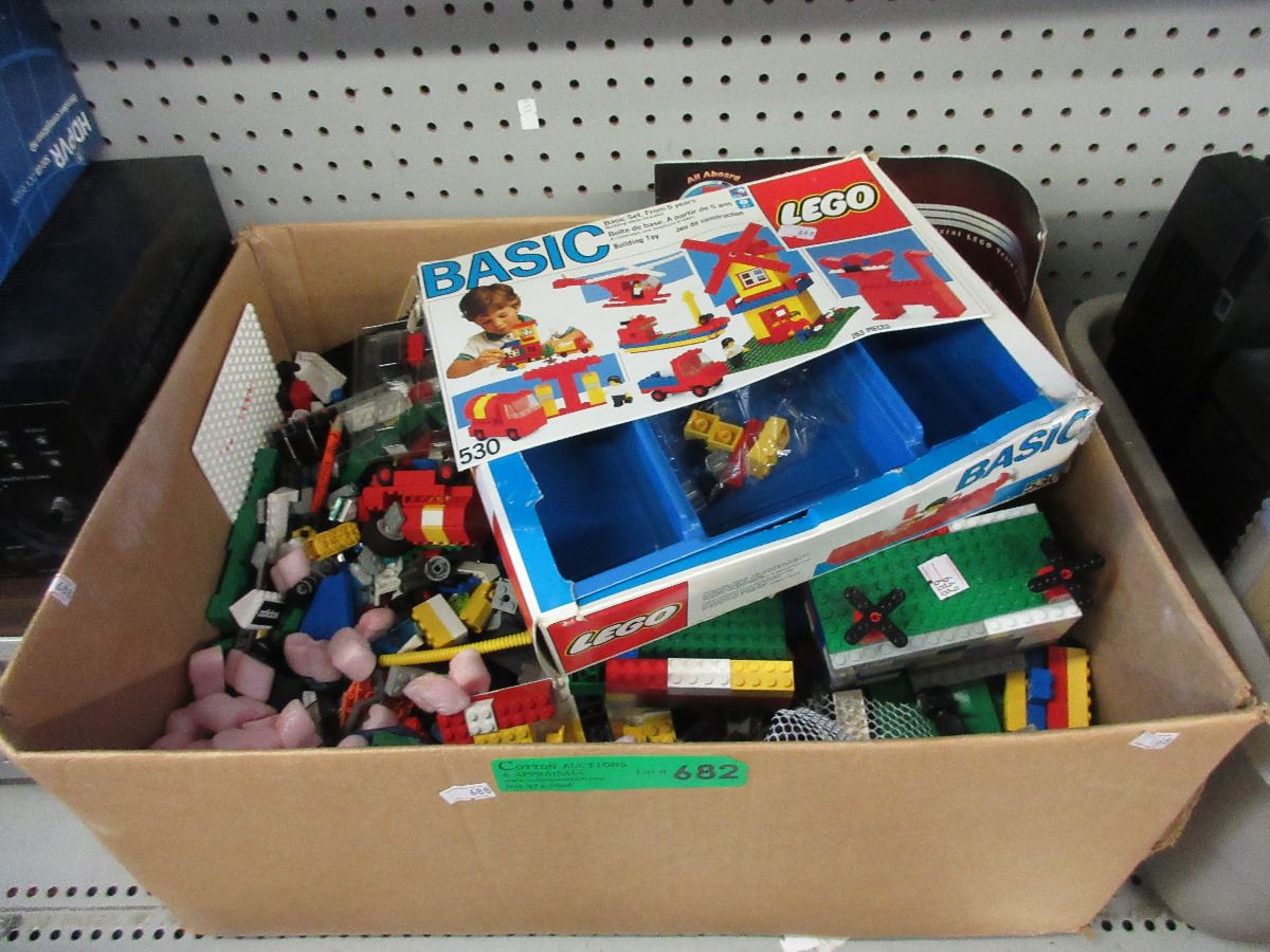 Large Box of Assorted Legos Used.