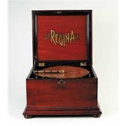 FINE REGINA TABLETOP DISC MUSIC BOX