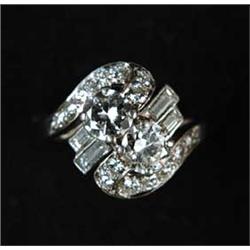 FINE PLATINUM AND DIAMOND LADY’S RING