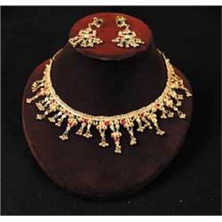 BEAUTIFUL INTRICATE 22K GOLD NECKLACE AND EARRING SUITE
