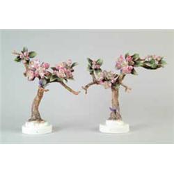 PAIR OF LOVELY ROYAL WORCESTER PORCELAIN HAND PAINTED FIGURES