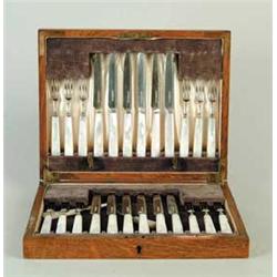 CASED ENGLISH STERLING AND MOTHER OF PEARL FISH SET