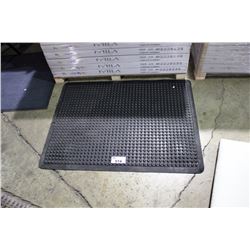 PALLET OF APPROX. 50 BLACK RUBBER ANTI FATIGUE MATS