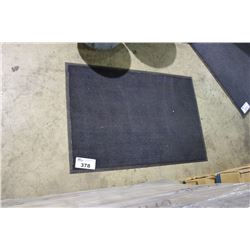 PALLET OF APPROX. 50 BLACK FLOOR MATS