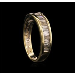 0.98 ctw Diamond Ring - 14KT Yellow Gold