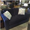 Image 1 : STYLUS BLUE UPHOLSTERED LOVESEAT WITH 2 THROW CUSHIONS