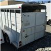 Image 4 : 1996 LOGAN RANGER III TANDEM AXLE HORSE TRAILER, WHITE, VIN#1XUAC1822TA014662