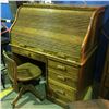 Image 2 : WINNERS ONLY OAK ROLL TOP DESK