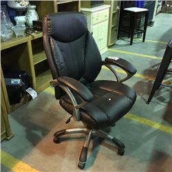 BLACK LEATHER GAS LIFT OFFICE CHAIR