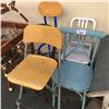 Image 1 : GROUP OF 5 ASSORTED CHAIRS