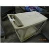 Image 1 : Rubbermaid Cart