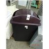 Image 1 : Winco Lidded Trash Can