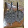 Image 2 : Cast Iron Waffle Grill