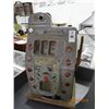 Image 1 : Vintage Slot Machine - Needs Restoring