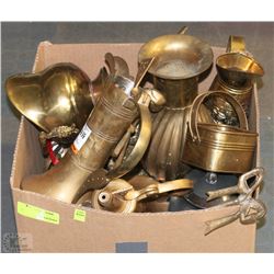 BOX OF ASSORTED BRASS TRINKETS