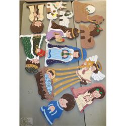 WOODEN NATIVITY SCENE