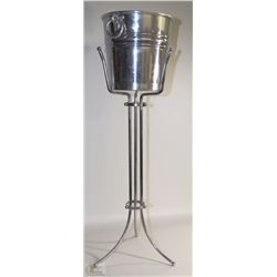 CENTROAL MARCHIO PI GUPUTA STANDING ICE BUCKET