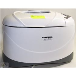 B&D ALL IN ONE BREADMAKER