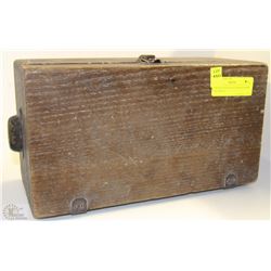 VINTAGE DUCKTAILED WOOD BOX 7"X13"X6"H