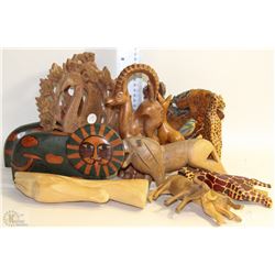 FLAT OF WOOD SAFARI ANIMALS INCL ELEPHANT,RHINO,