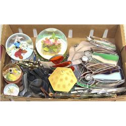 FLAT WITH STAINED GLASS,WINDCHIMES,SNOWGLOBES AND