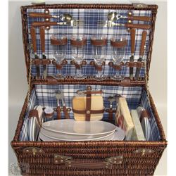 NEW DELUXE WICKER PICNIC BASKET WITH EXTRAS