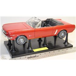 ERTL DIE CAST FORD MUSTANG CONVERTIBLE (LARGE CAR
