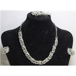 ELEGANT RHINESTONE NECKLACE & EARRING SET