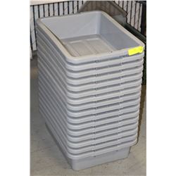 LOT OF 16 BUSSING TRAYS