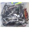 Image 1 : BAG OF CORK SCREWS