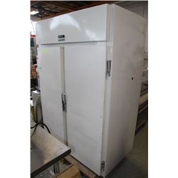 GENERAL 2 DOOR WHITE COOLER
