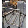 Image 1 : SS RACK ON WHEELS