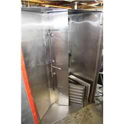 APPROX 6FT EXHAUST HOOD WITH GREASE TRAPS