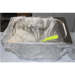 ME 09-STAINLESS STEEL FOOD INSERT WITH LID