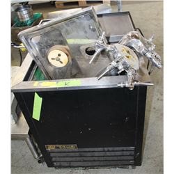 TRUE GLASS CHILLER WITH TWO BEER TAPS