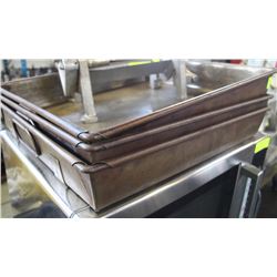 LOT OF THREE ROASTING PANS