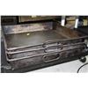 Image 1 : LOT OF THREE ROASTING PANS