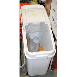 RUBBERMAID DRY INGREDIENTS BIN WITH ASSORTED