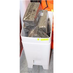 LOT OF GB-12 GRILL STONE GRILL CLEANERS + 2 WHITE