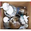 Image 1 : BOX OF SMALL KITCHEN APPLIANCES AND MORE