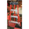 Image 1 : WERNER EXTRA HEAVY DUTY 4' LADDER MAXIMUM REACH 8'