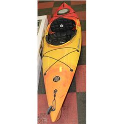 PERCEPTION KYACK WITH PADDLES